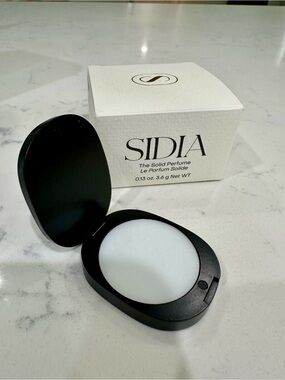 SIDIA Braless Solid Perfume 0.13 oz NIB/ Luxury Solid Fragrance/ Vanilla Musk